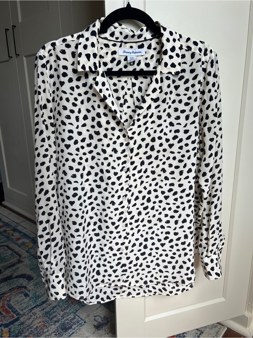 Tommy Bahama 100% Washable Silk Dalmatian Animal Spot Print Button Down Samll
